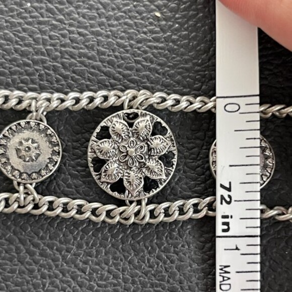 Floral Chain Chocker With Rhinestones - Picture 6 of 7